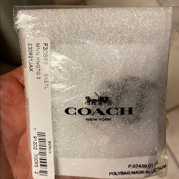 Coach Disney Miss Minnie Hangtag - Picture 3 of 3